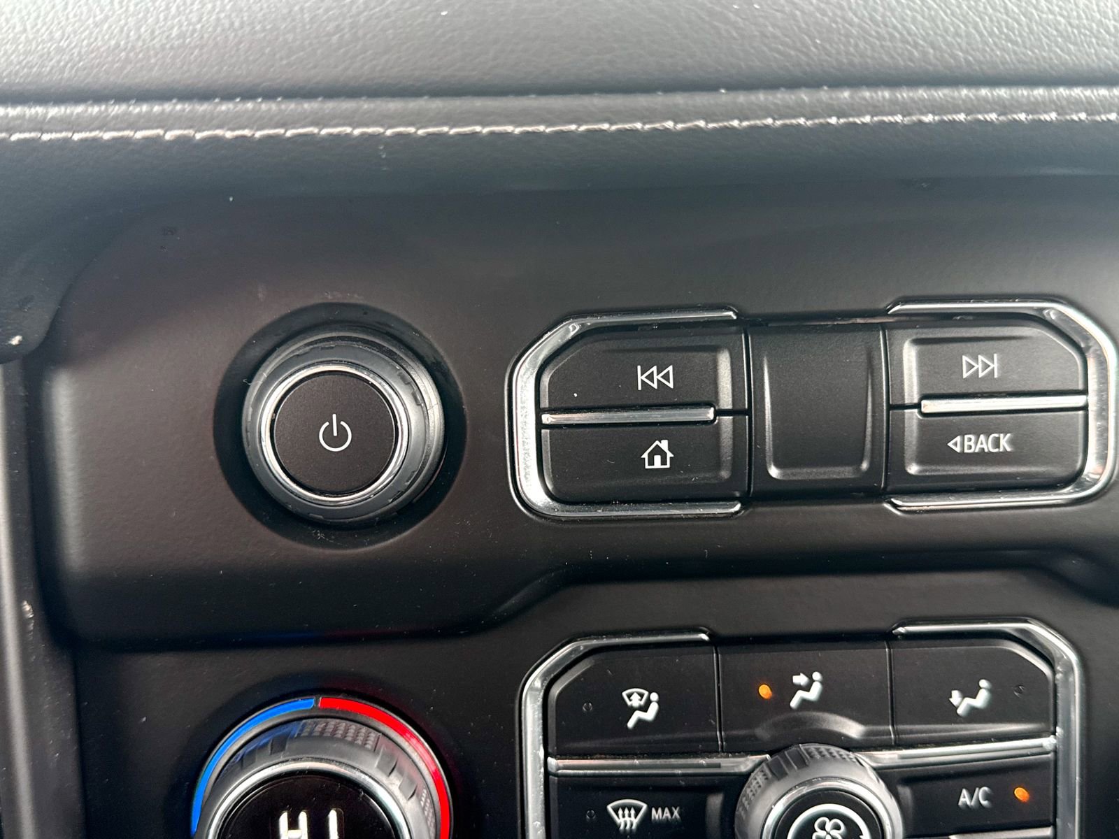 Certified 2022 Chevrolet Suburban LT w/ Luxury Package image 34