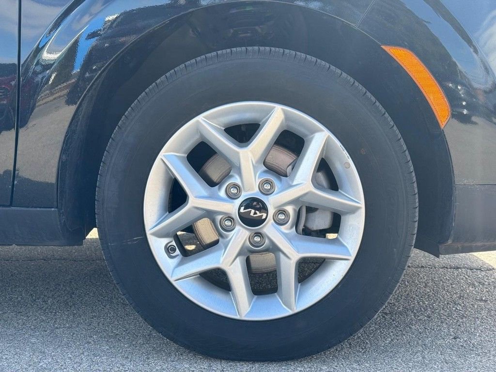 Used 2025 Kia Soul LX FWD image 10