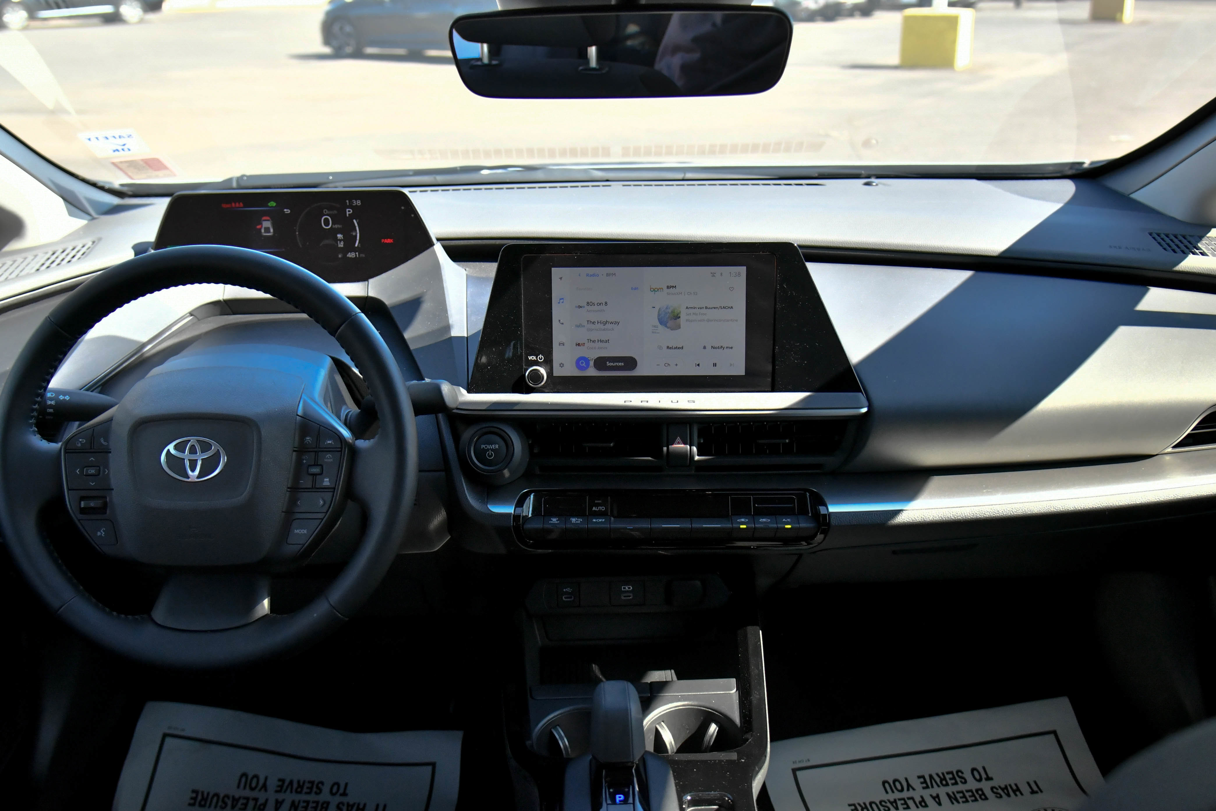 Used 2025 Toyota Prius LE image 37