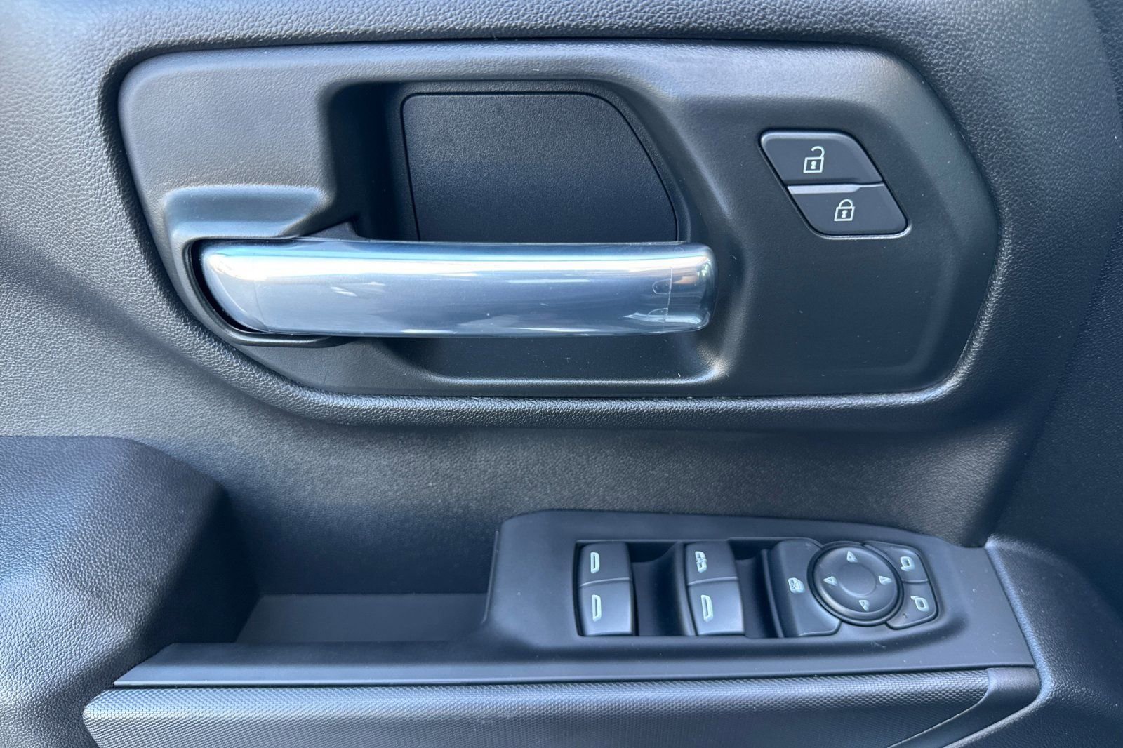 Certified 2025 Chevrolet Silverado 1500 Custom image 11