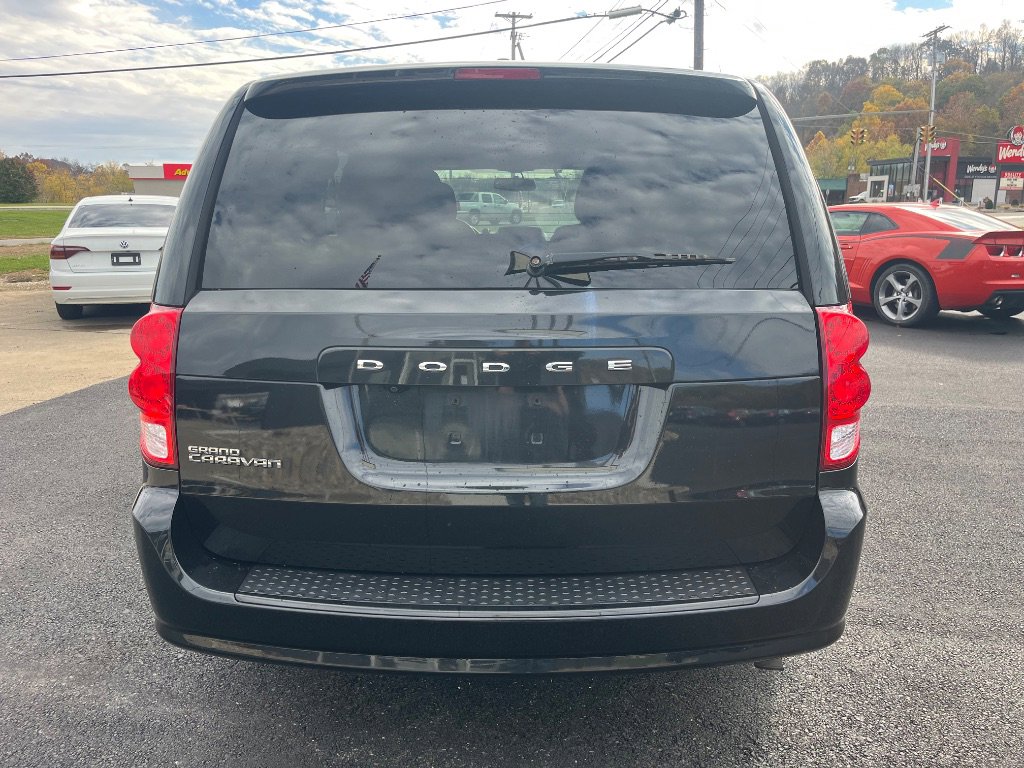 Used 2016 Dodge Grand Caravan SE image 5