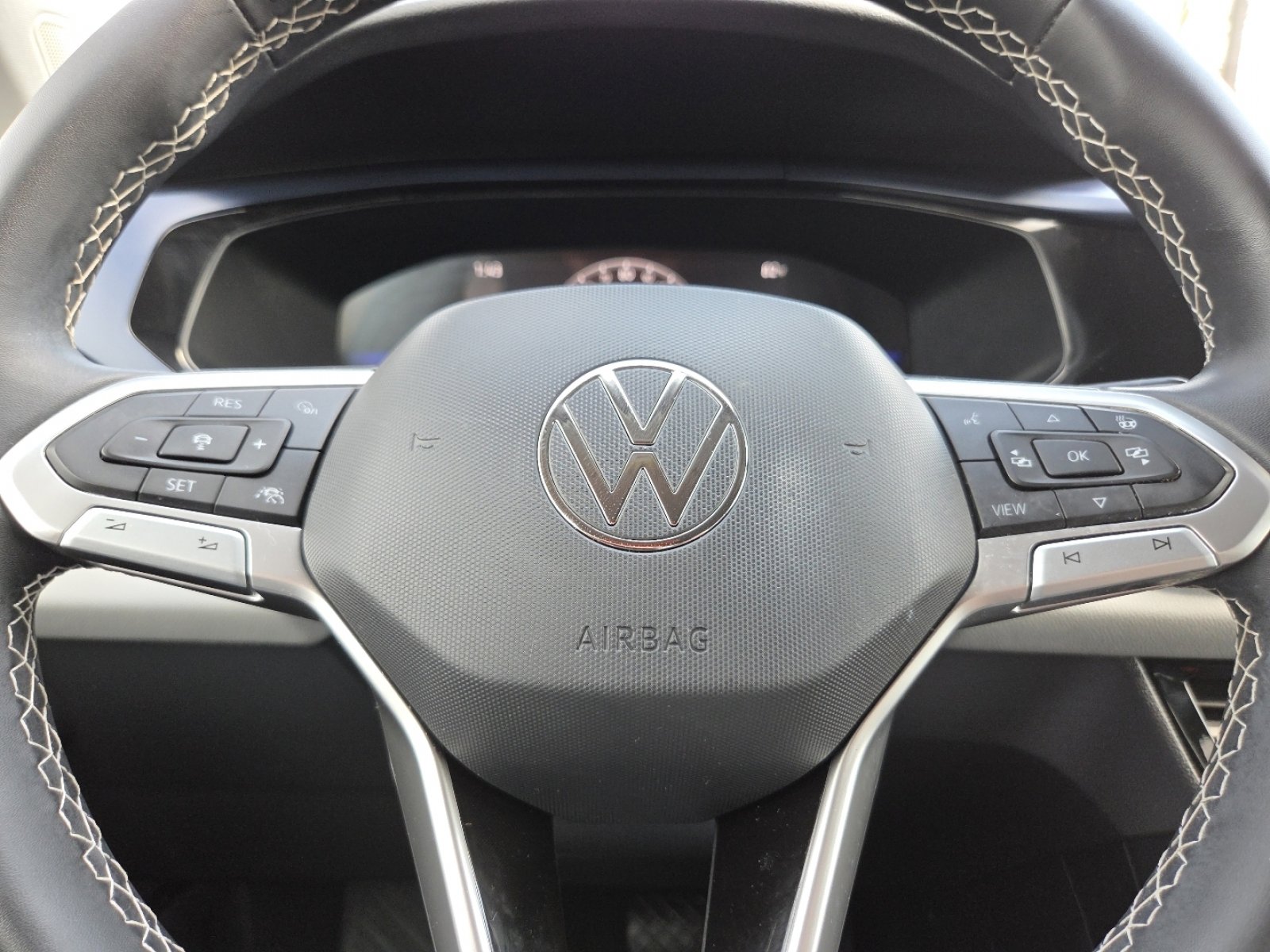 Used 2023 Volkswagen Taos SE w/ Black Wheel Package FWD image 27