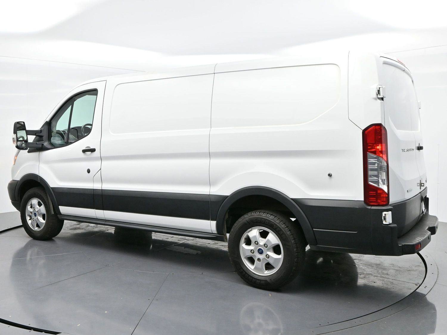 Used 2019 Ford Transit 250 130 Low Roof image 5