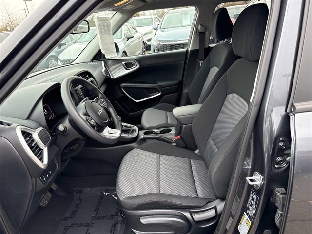 Used 2023 Kia Soul LX w/ LX Technology Package image 14