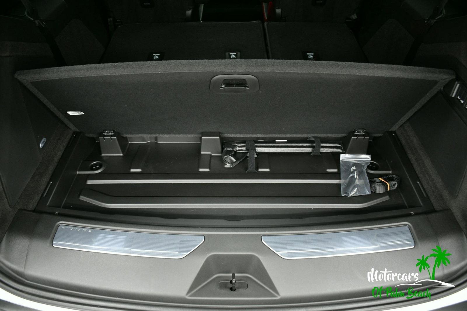 Used 2026 Cadillac Escalade V w/ LPO, ONYX Package image 14