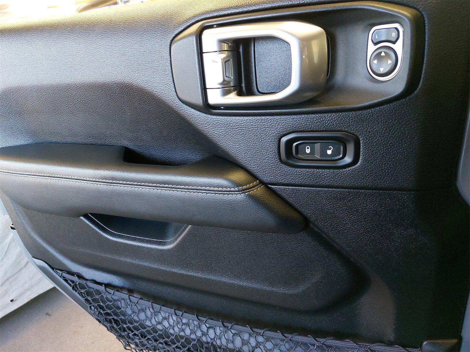 Used 2020 Jeep Gladiator Overland image 33