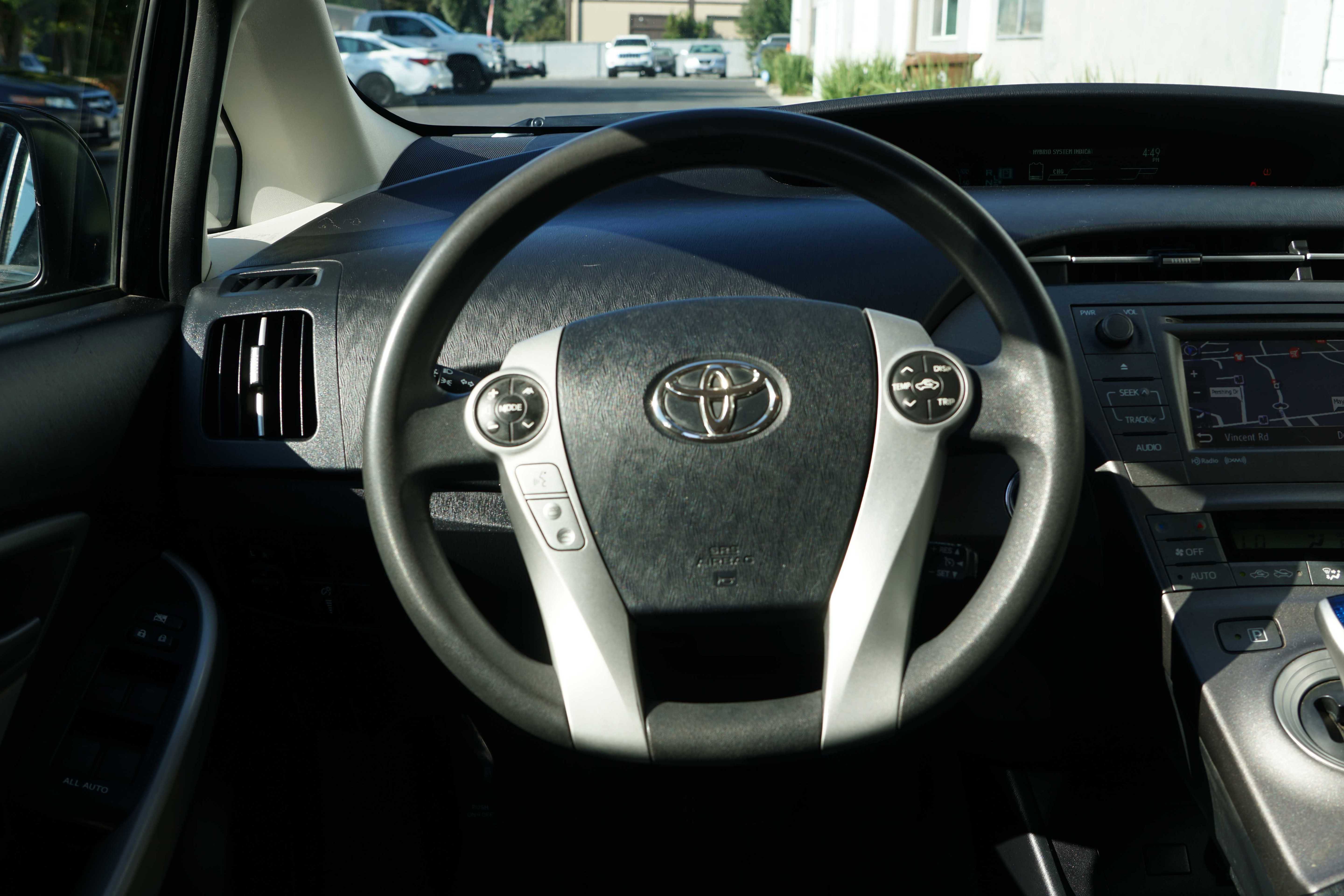 Used 2013 Toyota Prius Three image 41
