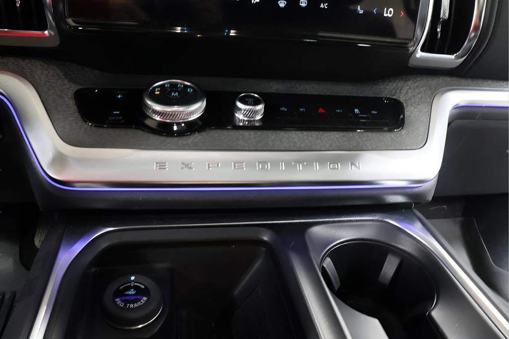 Used 2025 Ford Expedition Tremor AWD/4WD image 11