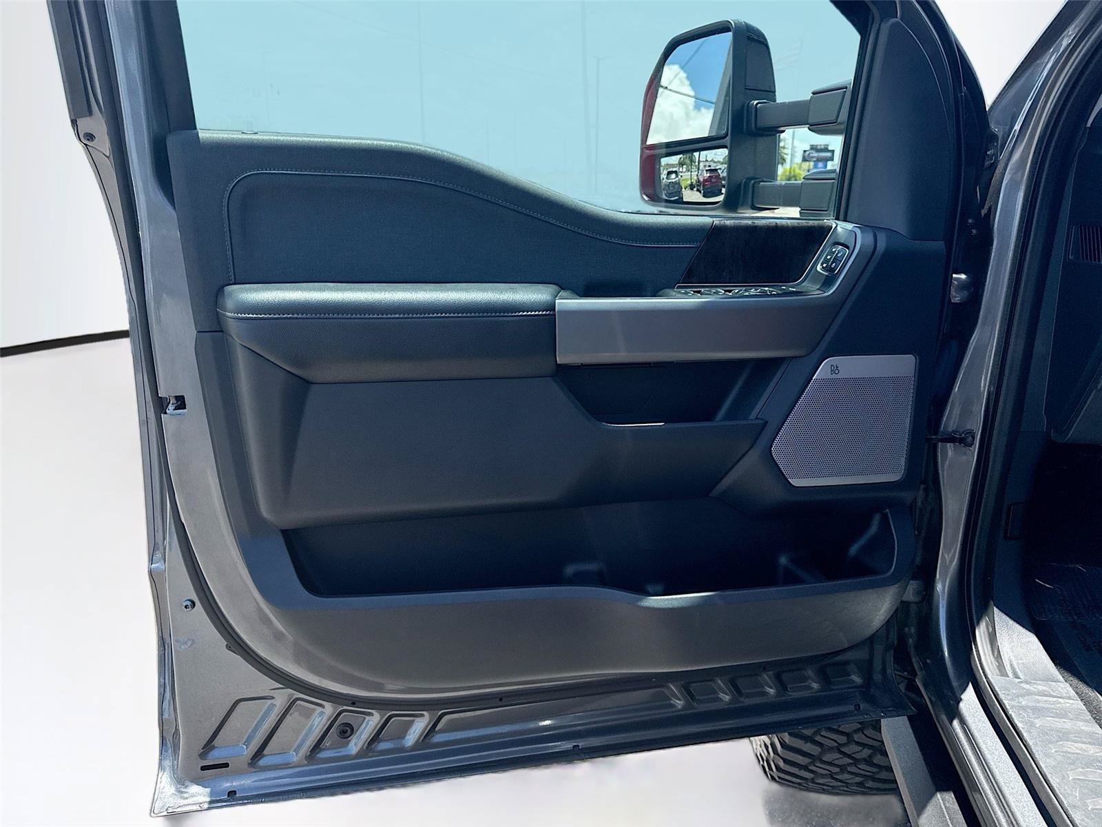 Used 2024 Ford F250 Lariat w/ Lariat Ultimate Package AWD/4WD image 9