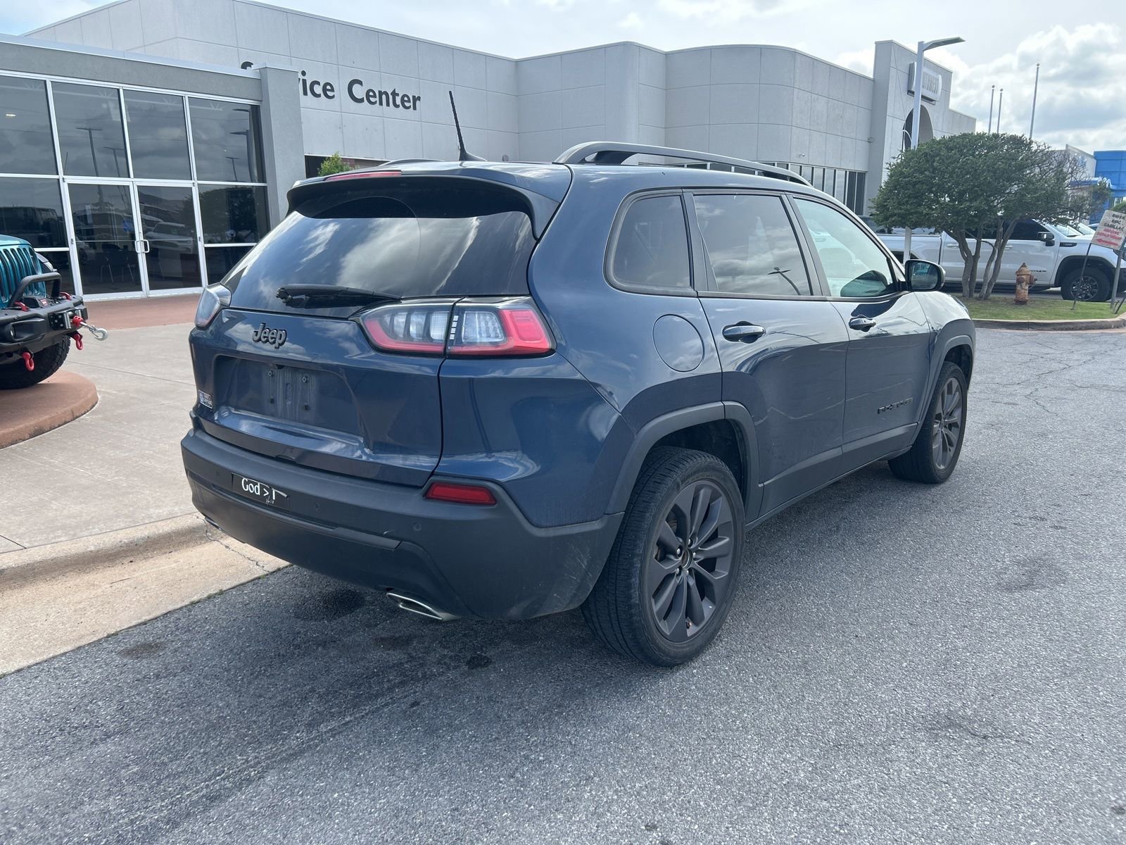 Used 2021 Jeep Cherokee Latitude Lux 80th Anniv w/ Quick Order Package 26U 80TH FWD image 5