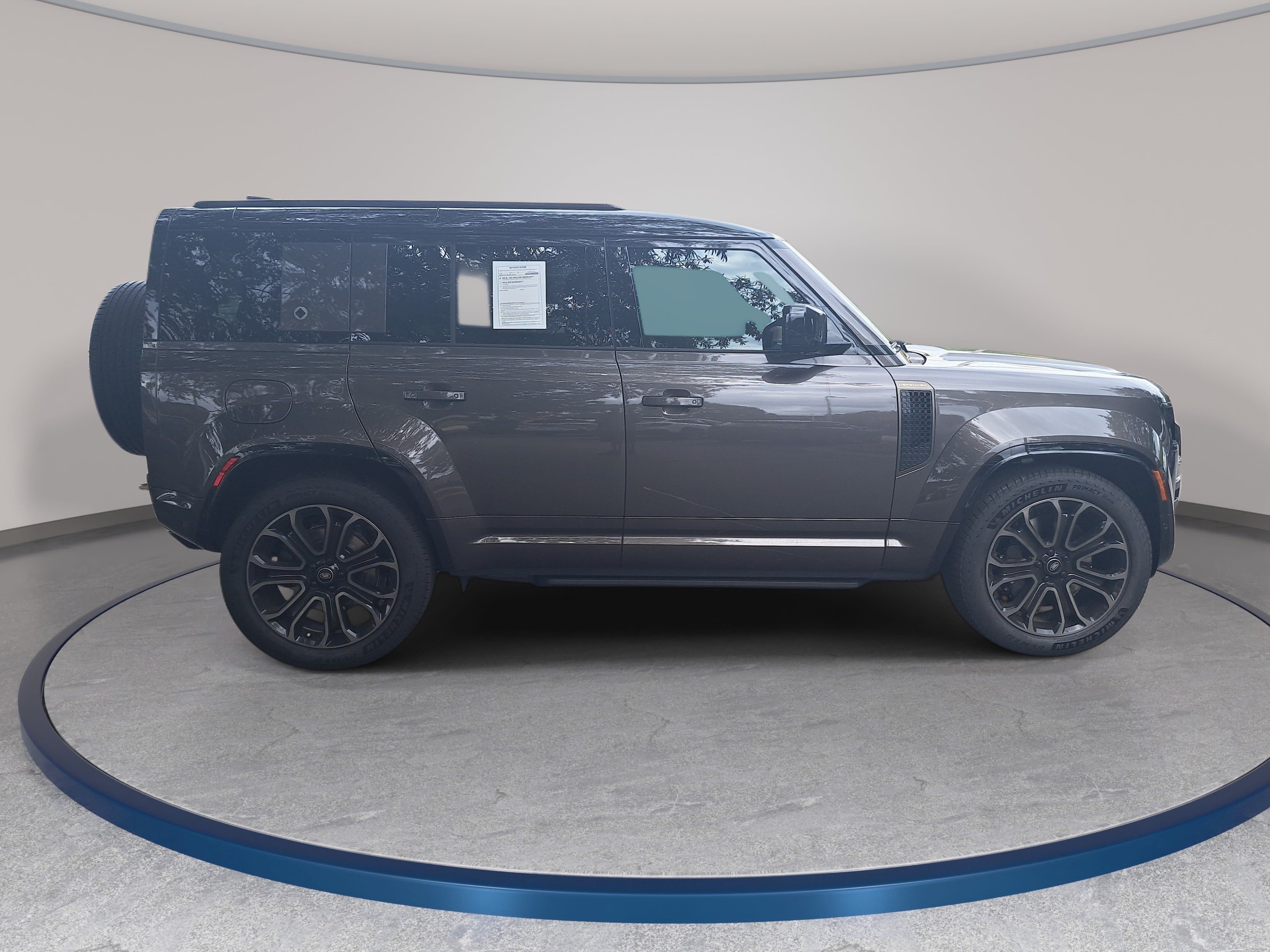 Used 2025 Land Rover Defender 110 AWD/4WD image 4