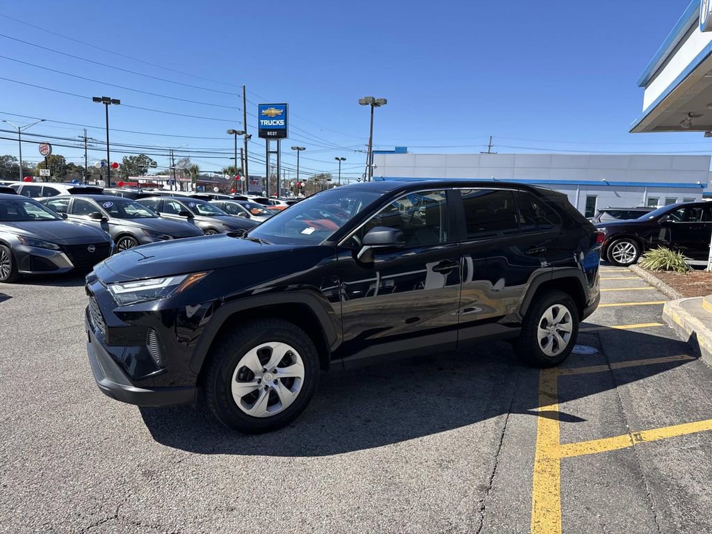 Used 2024 Toyota RAV4 LE image 4