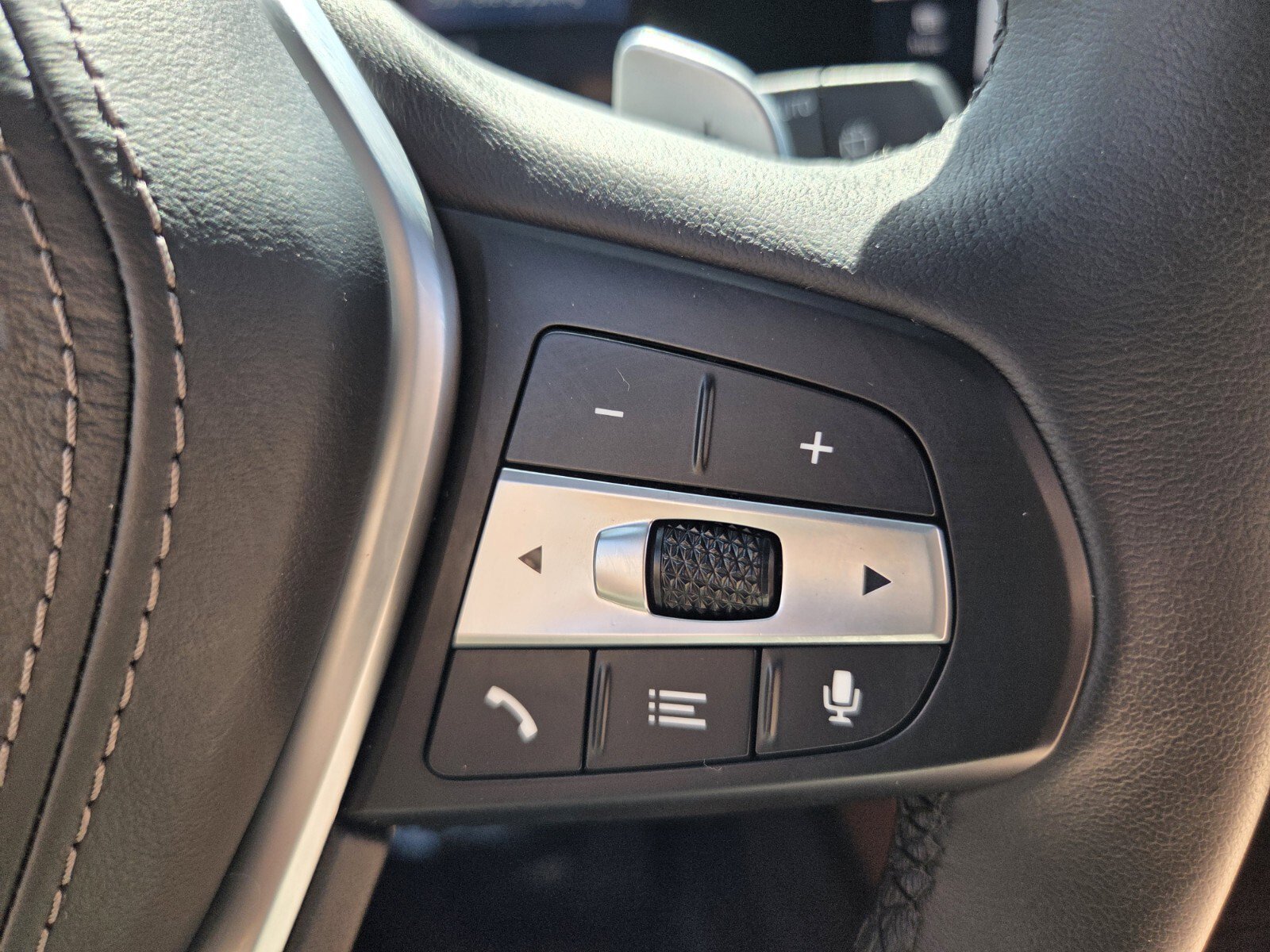 Used 2024 BMW X5 sDrive40i w/ Premium Package RWD image 27