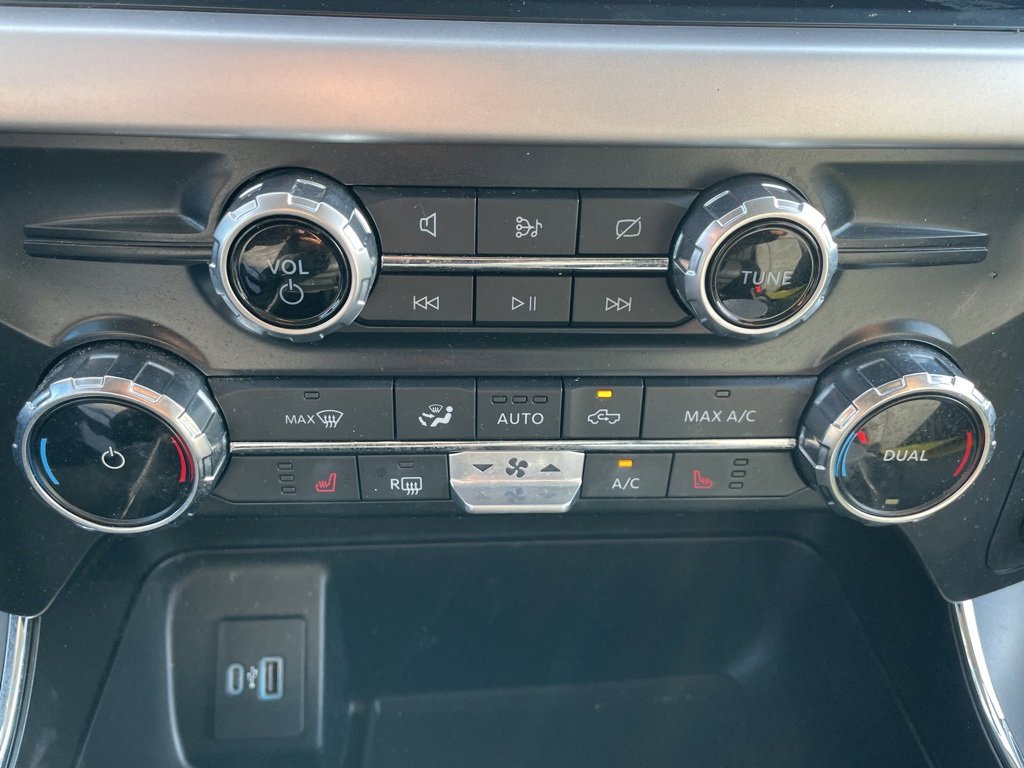 Certified 2022 Ford F150 XLT w/ Equipment Group 302A High image 19