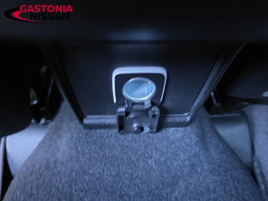 Used 2025 Jeep Compass Sport image 40