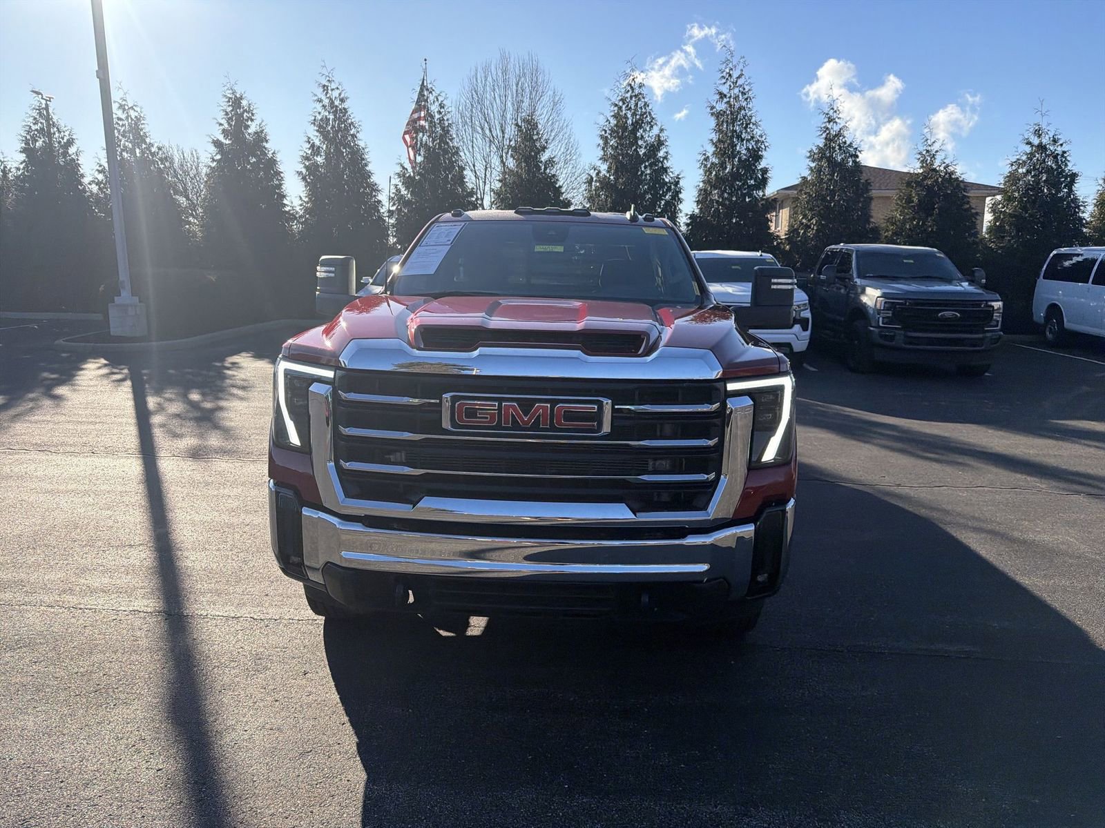 Used 2024 GMC Sierra 3500 SLE w/ SLE Convenience Package image 3