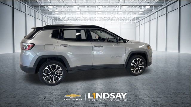 Used 2022 Jeep Compass Limited w/ Sun and Sound Group image 2