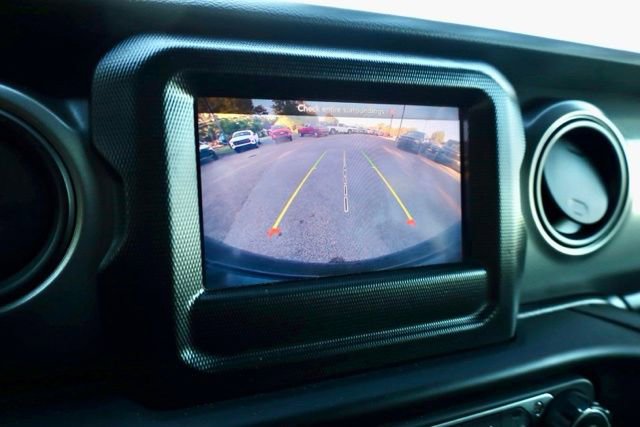 Used 2022 Jeep Wrangler Unlimited Sport image 23