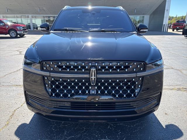 Used 2025 Lincoln Navigator Black Label image 13