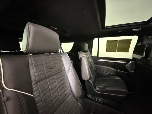 Certified 2025 Cadillac Escalade ESV Sport Platinum w/ LPO, ONYX Package AWD/4WD image 28