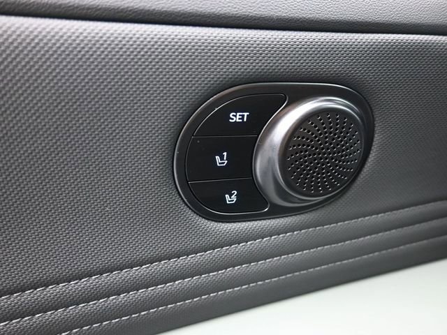 Used 2024 Hyundai Elantra Limited image 25