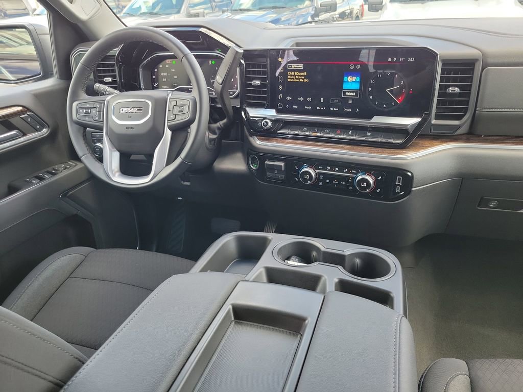 Used 2024 GMC Sierra 1500 Elevation w/ LPO, Elevation Black Package AWD/4WD image 13