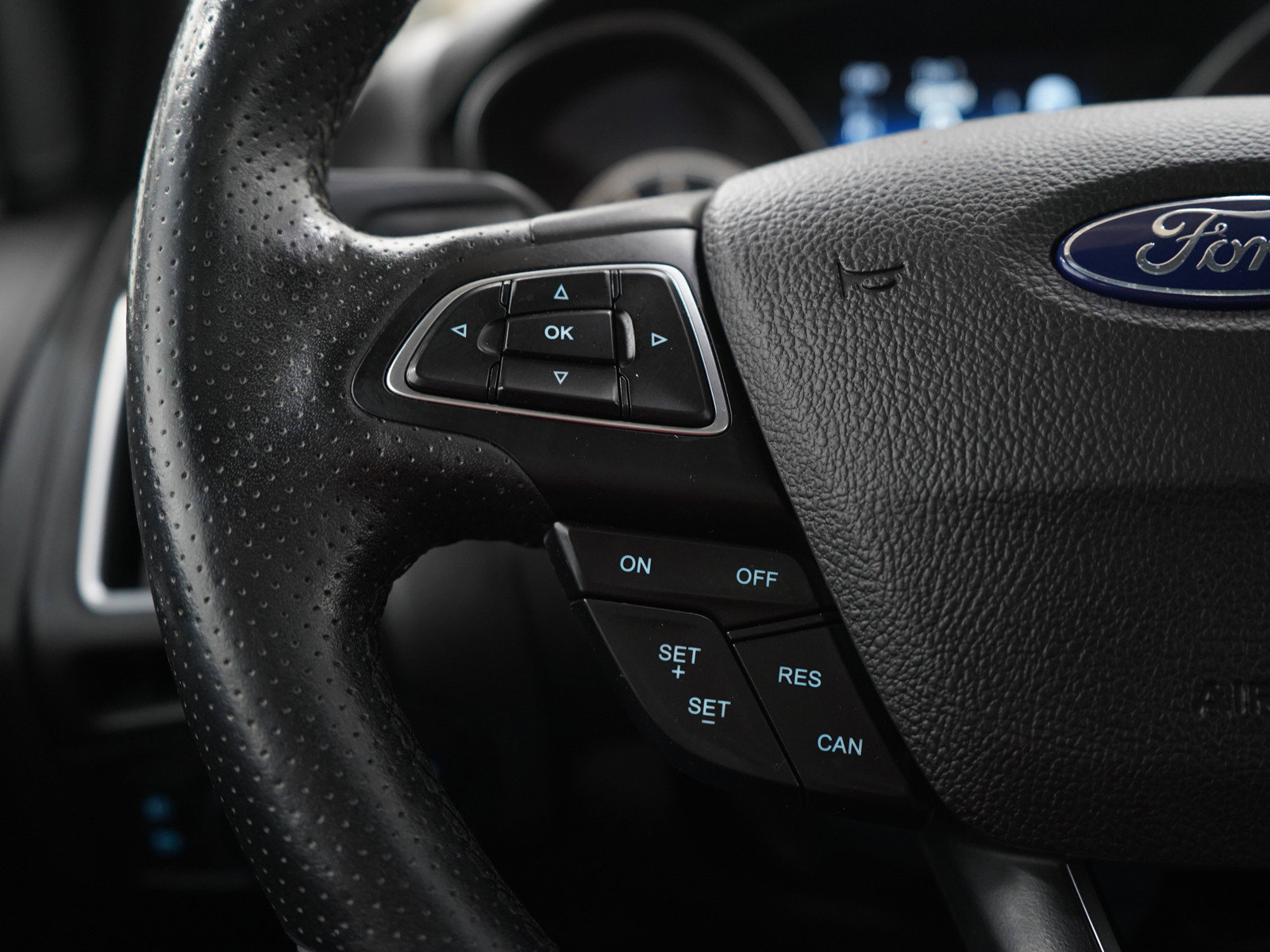 Used 2018 Ford Focus ST w/ Equipment Group 402A FWD image 25