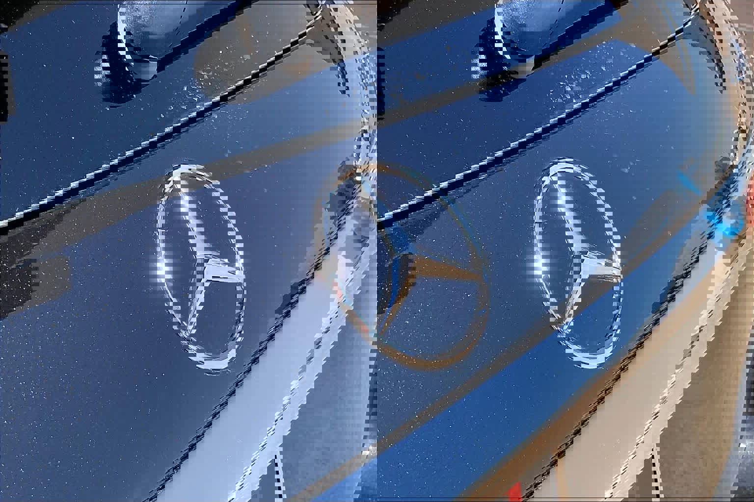 Used 2025 Mercedes-Benz GLC 300 4MATIC image 31