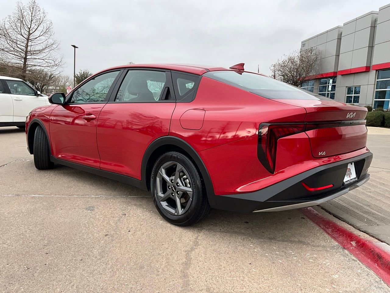 Used 2025 Kia K4 LXS image 8