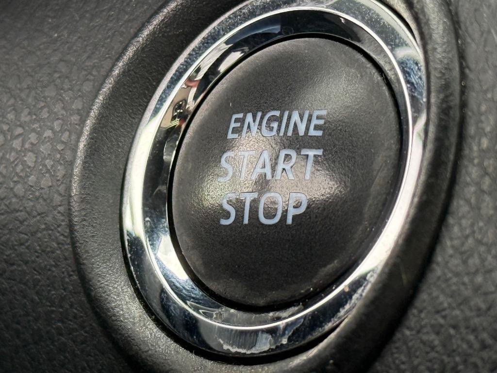 Used 2019 Toyota C-HR XLE FWD image 15