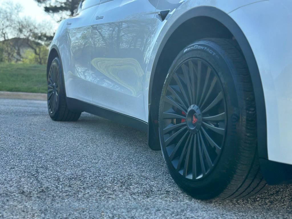 Used 2024 Tesla Model Y Long Range image 9