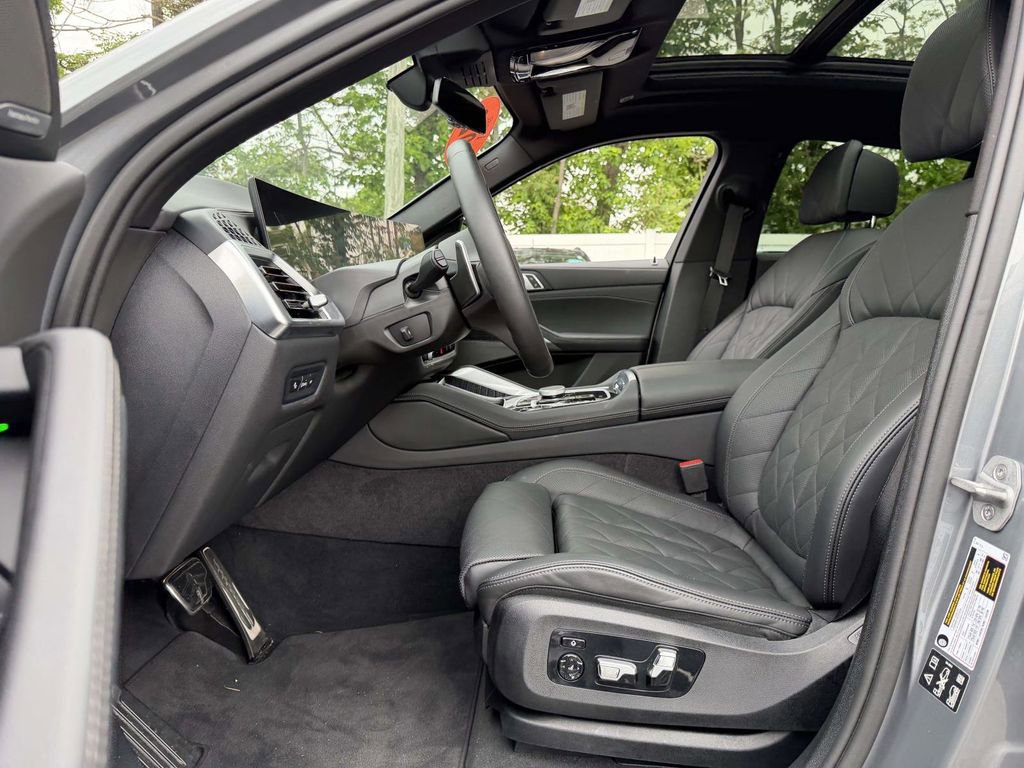 Used 2026 BMW X6 xDrive40i w/ Climate Comfort Package AWD/4WD image 18