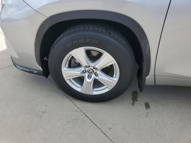 Used 2024 Toyota Highlander Limited image 6