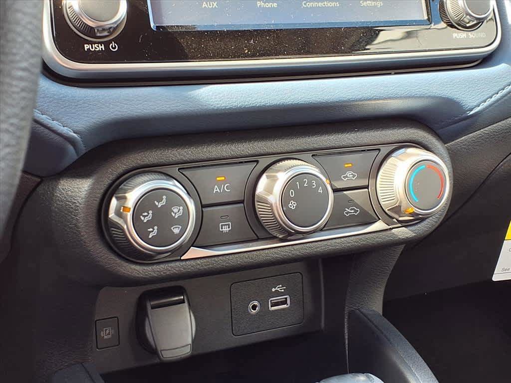New 2025 Nissan Versa SV w/ Trunk Package FWD image 16