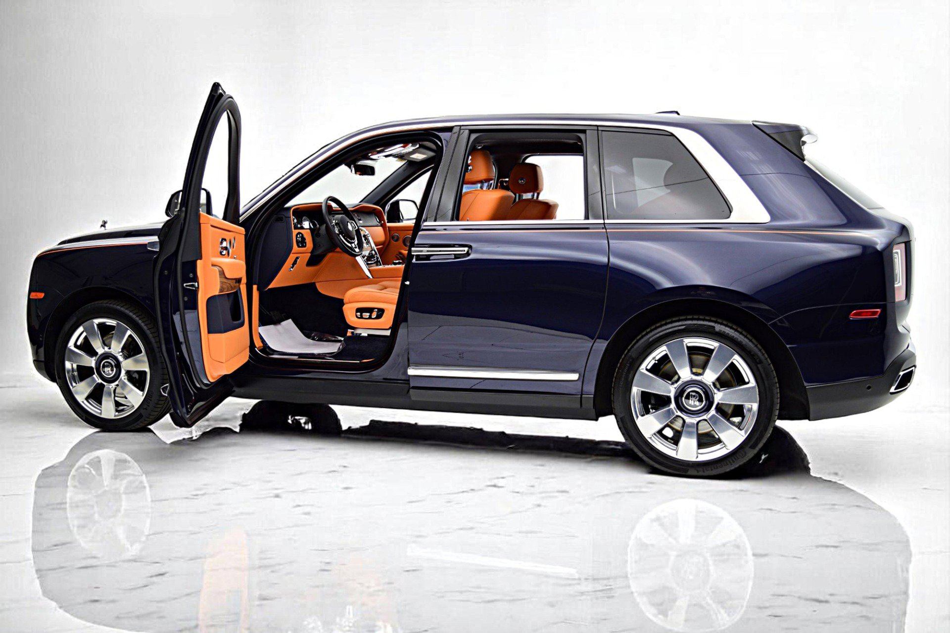 Used 2025 Rolls-Royce Cullinan image 9