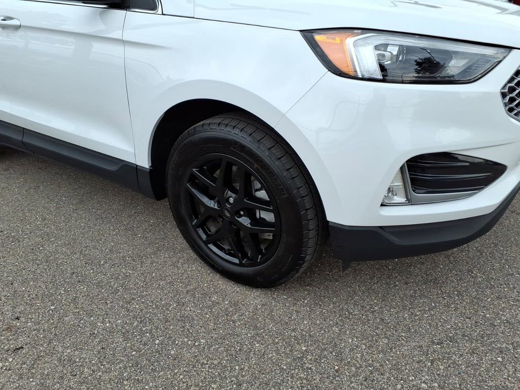 Certified 2023 Ford Edge SEL w/ Convenience Package AWD/4WD image 5