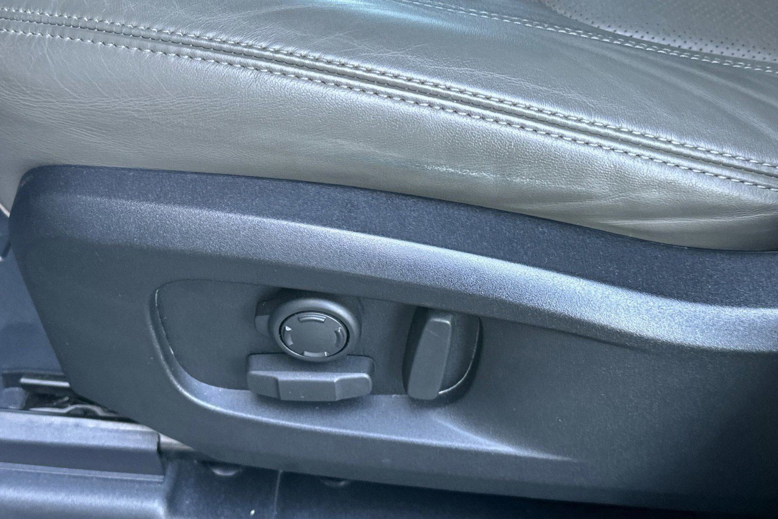 Used 2020 Land Rover Defender 110 HSE image 14