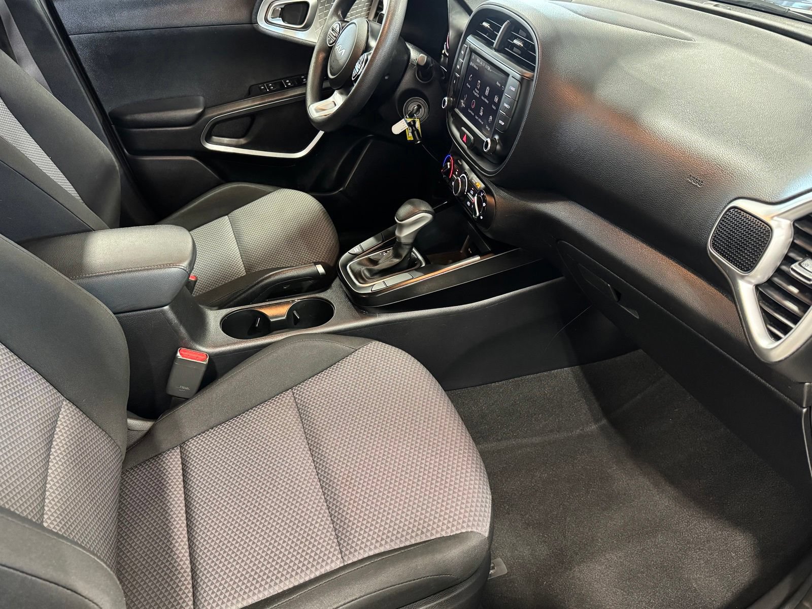 Used 2024 Kia Soul LX w/ Option Group 015 FWD image 48