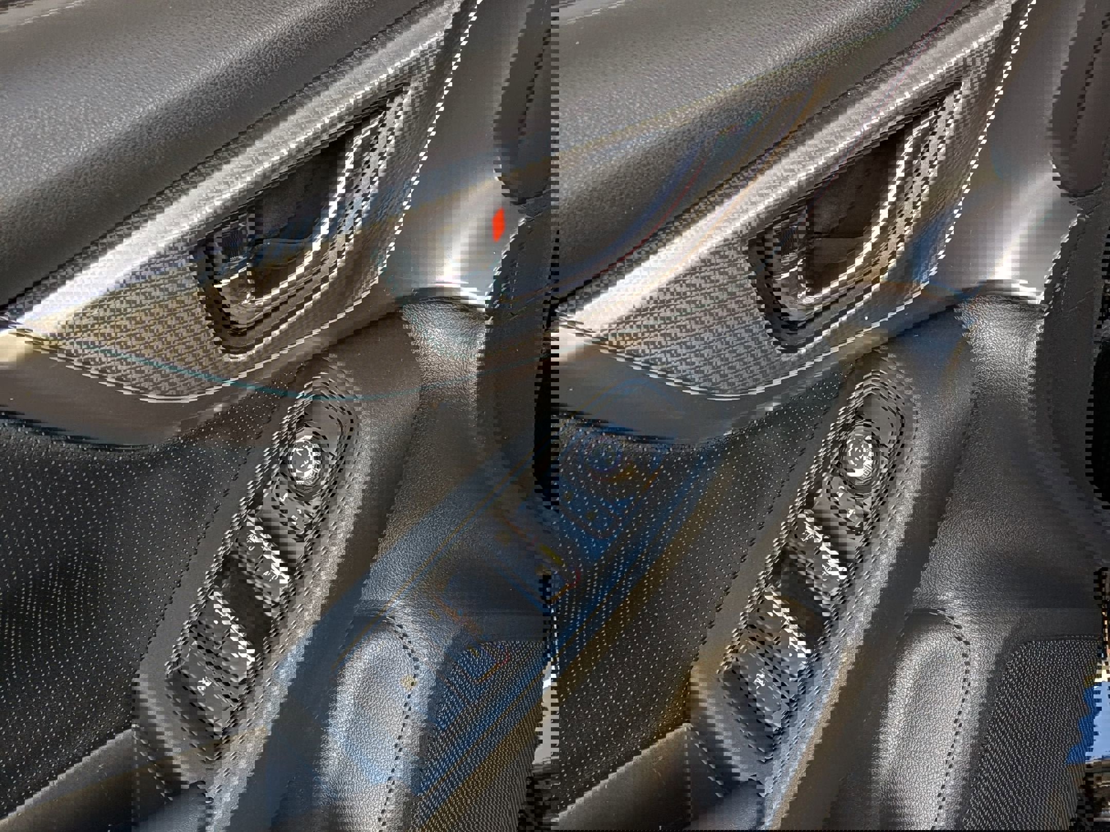 Used 2021 Subaru Impreza 2.0i Limited image 9