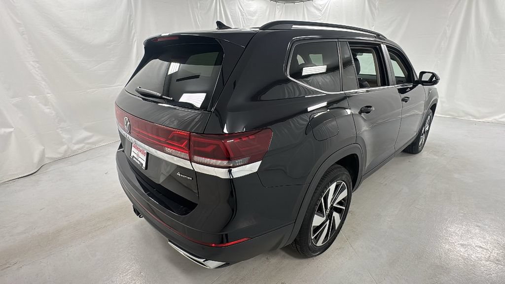 Used 2025 Volkswagen Atlas SE AWD/4WD image 3