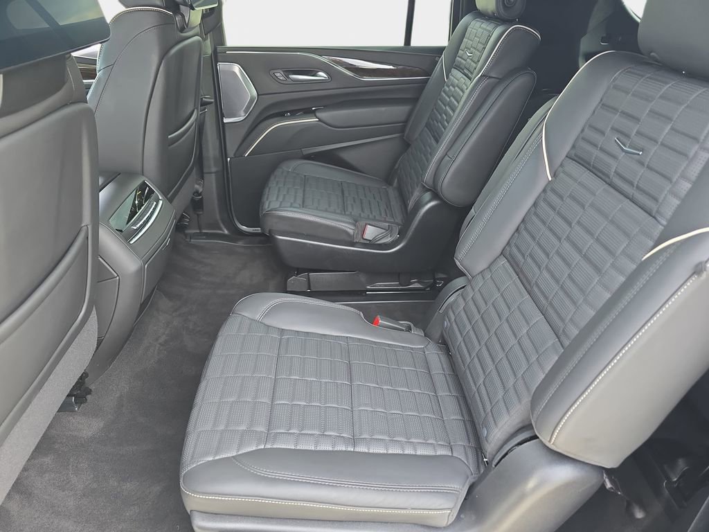 Used 2024 Cadillac Escalade ESV Sport Platinum w/ LPO, ONYX Package AWD/4WD image 19