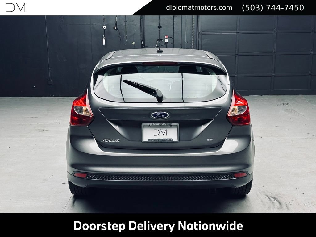 Used 2014 Ford Focus SE w/ SE Winter Package FWD image 6