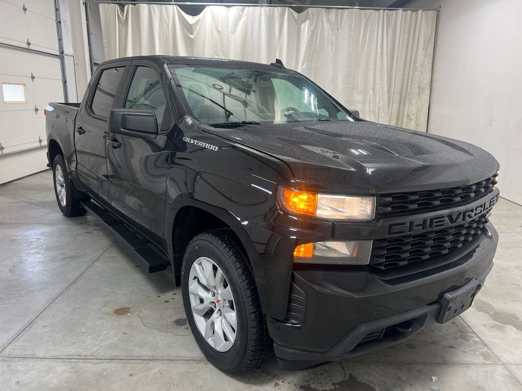 Used 2020 Chevrolet Silverado 1500 Custom w/ Custom Value Package image 2