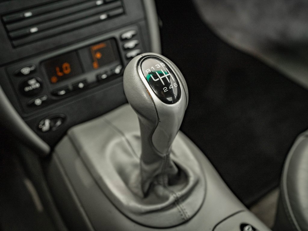 Used 2001 Porsche 911 Carrera image 36