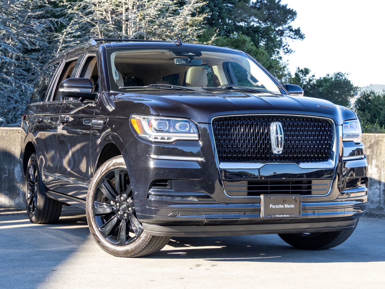 Used 2023 Lincoln Navigator Reserve image 6