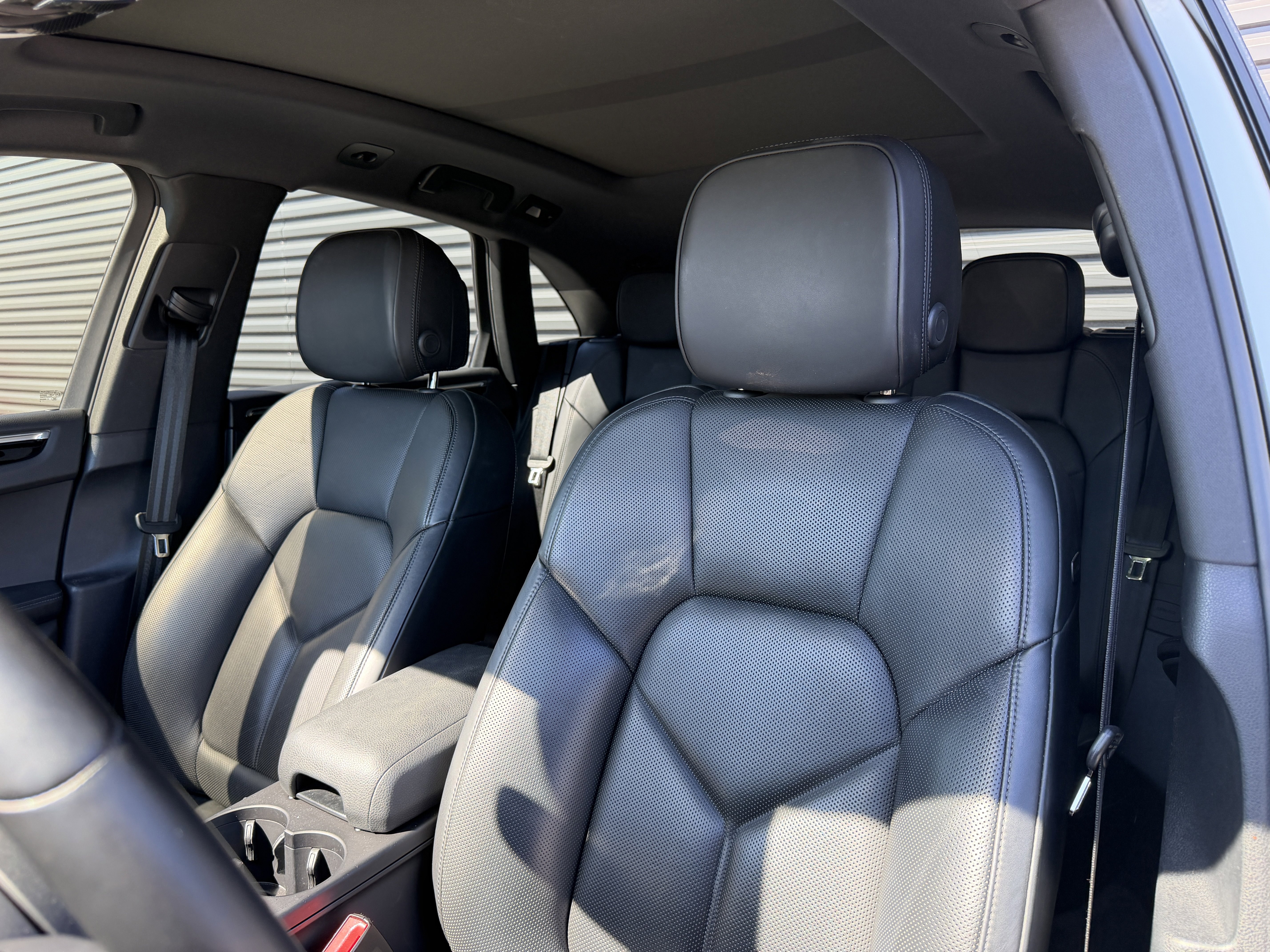 Certified 2022 Porsche Macan image 14