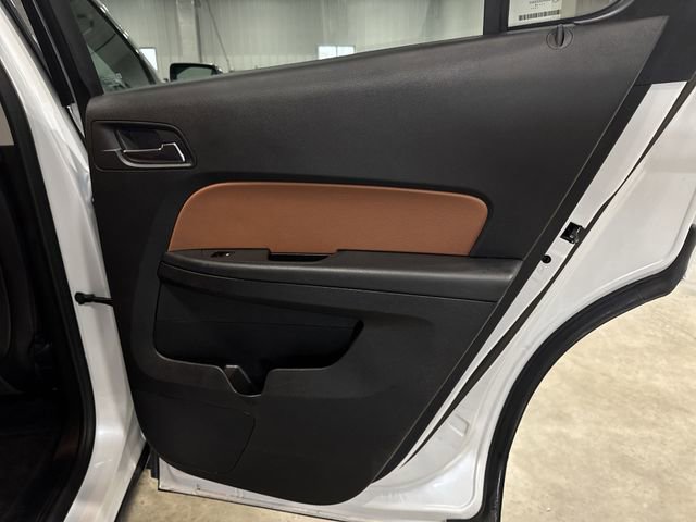 Used 2016 Chevrolet Equinox LTZ w/ Enhanced Convenience Package image 24