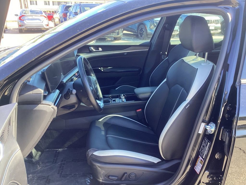 Used 2025 Kia K5 GT-Line w/ GT-Line Premium Package image 12