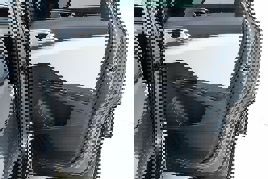 New 2026 Volkswagen Taos SE image 30