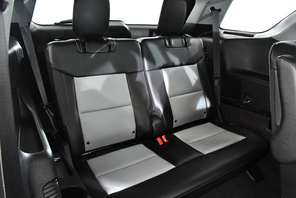 Used 2023 Ford Explorer XLT w/ Equipment Group 202A image 20